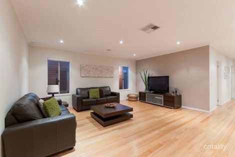 Property photo of 7 Markham Court Roxburgh Park VIC 3064