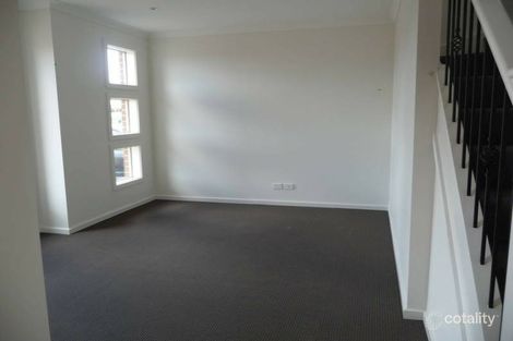 Property photo of 16 Richie Circuit Hillside VIC 3037