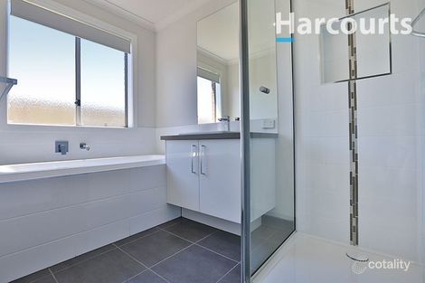 Property photo of 38 Copper Beech Road Beaconsfield VIC 3807