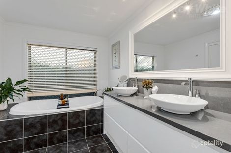 Property photo of 19 Trinity Court Patterson Lakes VIC 3197