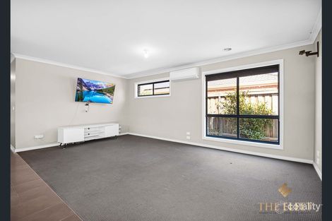 Property photo of 78 Barleygrass Crescent Brookfield VIC 3338