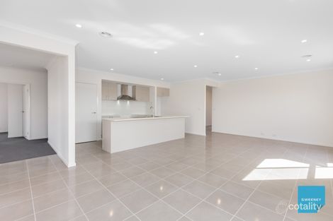 Property photo of 8 Welshie Street Thornhill Park VIC 3335