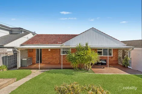 Property photo of 4 Pine Place Narraweena NSW 2099