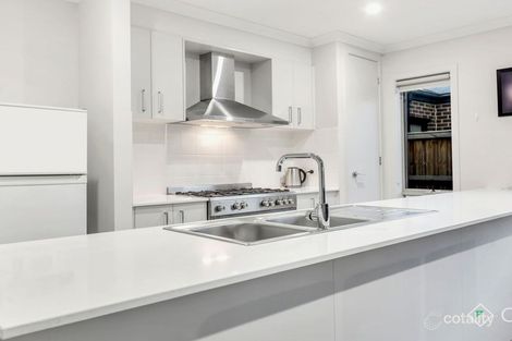 Property photo of 17 Saltmarsh Crescent Point Cook VIC 3030