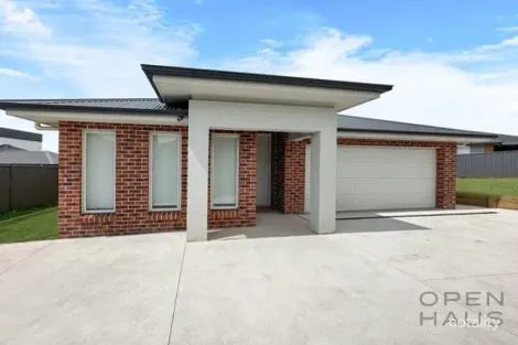 11 Lance St, Oran Park, NSW 2570
