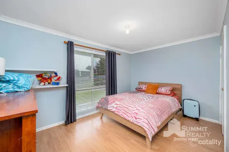 Property photo of 77 Barnes Avenue Australind WA 6233