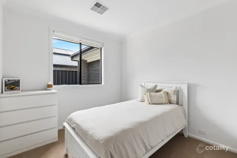 Property photo of 5 Murdoch Close Woodside SA 5244