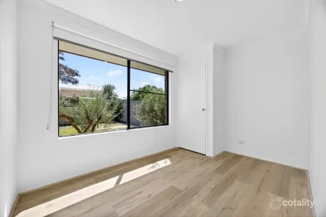 Property photo of 32 Link Way Cooloongup WA 6168