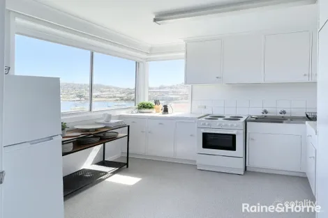 Property photo of 2/8 Ballawinnie Road Lindisfarne TAS 7015