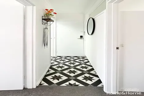 Property photo of 2/8 Ballawinnie Road Lindisfarne TAS 7015