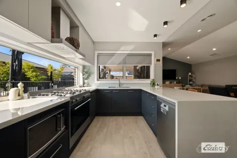 Property photo of 25 Devitt Way Killara VIC 3691