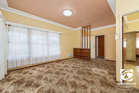 Property photo of 27 Phelps Crescent Bradbury NSW 2560