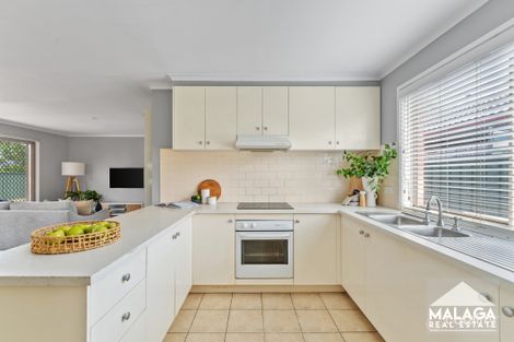 Property photo of 2 Housman Close Burnside VIC 3023