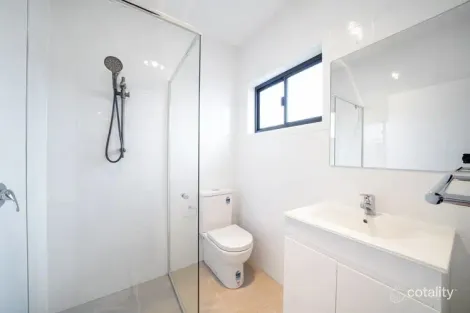 Property photo of 4 Lorenzo Crescent Rosemeadow NSW 2560