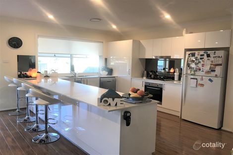 Property photo of 19 Devocean Place Cameron Park NSW 2285