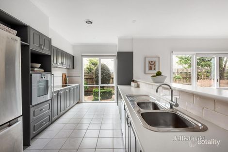 Property photo of 10 Stevens Close Kew VIC 3101
