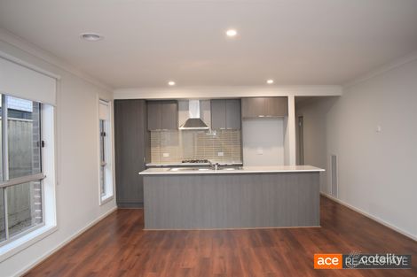 Property photo of 15 Rabbit Crescent Werribee VIC 3030