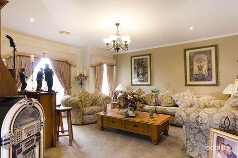 Property photo of 11 Fallingwater Drive Pakenham VIC 3810
