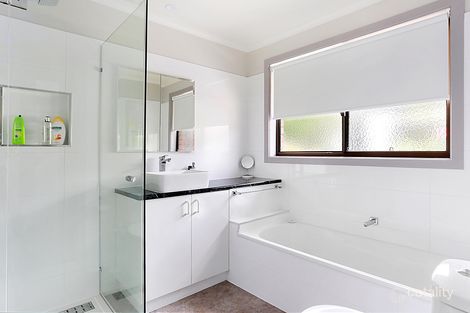 Property photo of 86 Lowndes Street Kennington VIC 3550