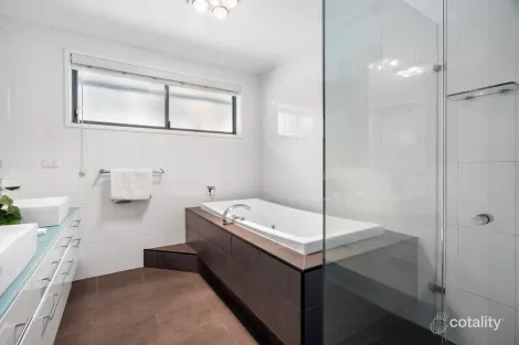 Property photo of 32 Monckton Road Templestowe VIC 3106