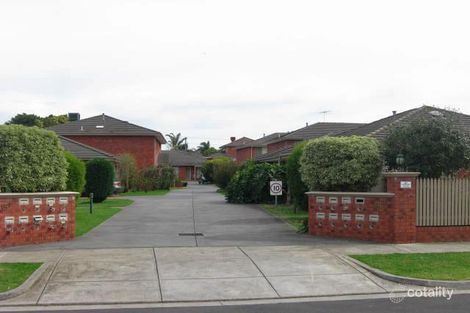 Property photo of 1/15A Wattle Grove McKinnon VIC 3204