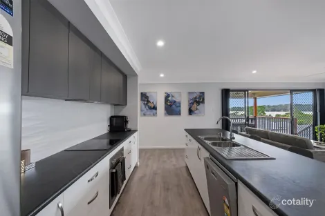 Property photo of 11 Warner Crescent Yandina QLD 4561