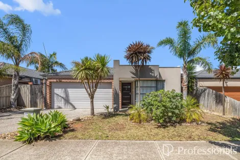 Property photo of 10 Phoenix Grove Fraser Rise VIC 3336