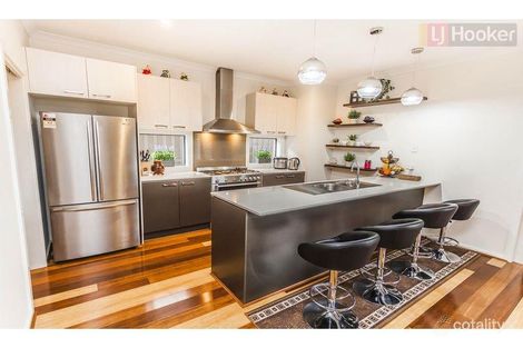 Property photo of 44 Baronial Way Craigieburn VIC 3064