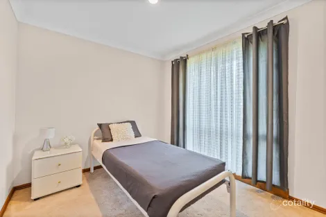 Property photo of 44 Sandpiper Drive Taylors Lakes VIC 3038