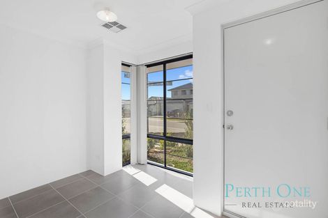 Property photo of 39 Greensand Promenade Treeby WA 6164