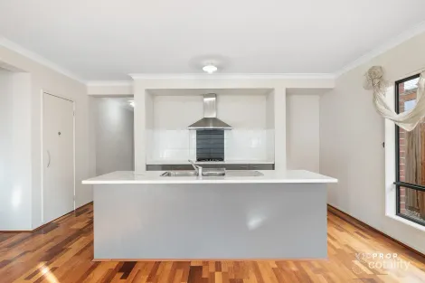 Property photo of 2 Marlin Crescent Point Cook VIC 3030