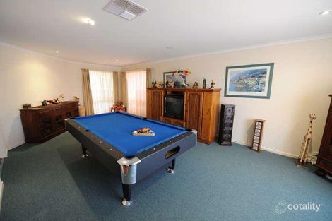 Property photo of 8 Waterville Vista Cranbourne VIC 3977