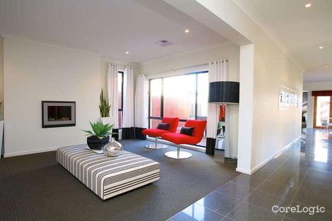 Property photo of 14 Botanic Drive Pakenham VIC 3810