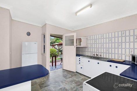 Property photo of 9 Noonan Point Avenue Point Clare NSW 2250