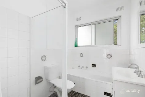 Property photo of 21/52 Carrington Parade Curl Curl NSW 2096