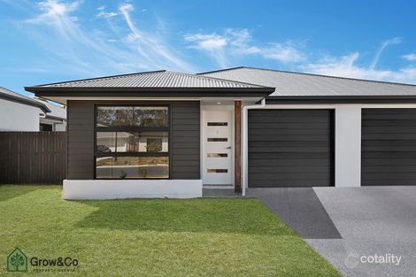 2/11 Birchwood St, Park Ridge, QLD 4125