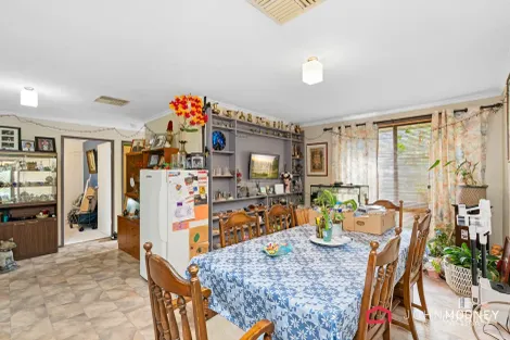 Property photo of 28 Crisp Drive Ashmont NSW 2650