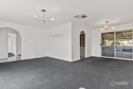 Property photo of 1 Lowell Court Woodcroft SA 5162