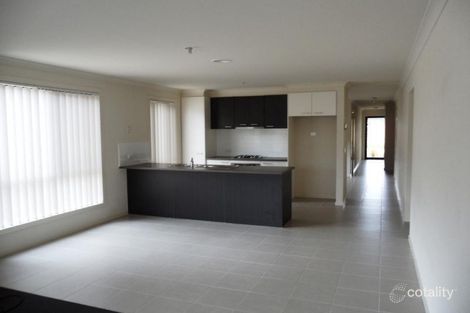 Property photo of 13 Alapont Close Pakenham VIC 3810