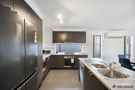 Property photo of 13 Riverina Boulevard Brookfield VIC 3338