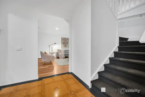 Property photo of 1 Banyalla Drive Cranbourne West VIC 3977