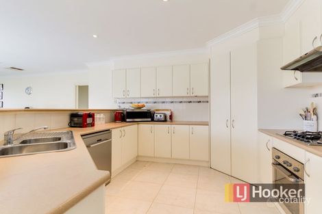 Property photo of 24 Grice Quadrant Pakenham VIC 3810