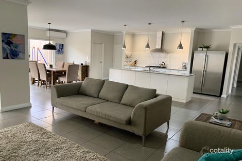 Property photo of 13 Positano Crescent Yangebup WA 6164