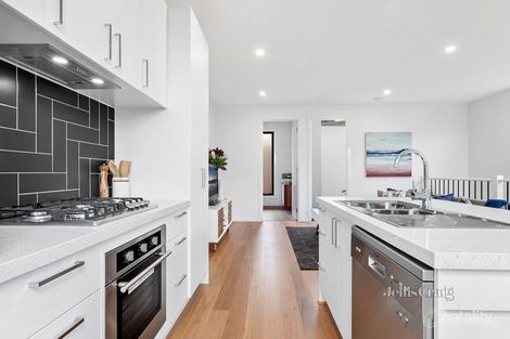 Property photo of 1 Kuro Place Lilydale VIC 3140