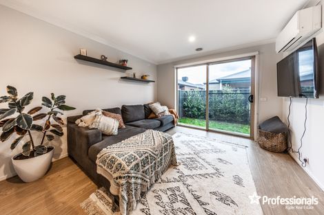 Property photo of 24 Knebworth Drive Strathtulloh VIC 3338