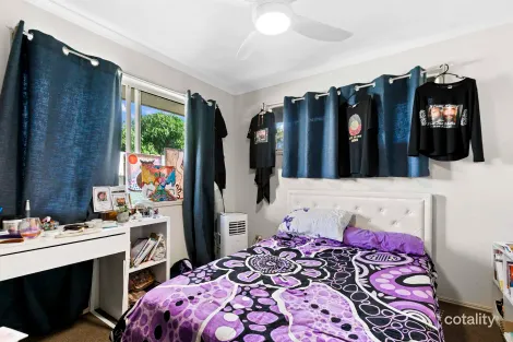Property photo of 17 Thornbill Drive Eli Waters QLD 4655