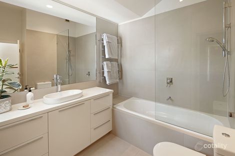 Property photo of 105 Danks Street Albert Park VIC 3206