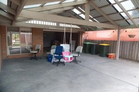 Property photo of 11 Lily Drive Sydenham VIC 3037