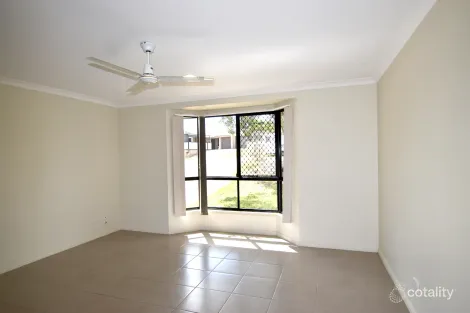 Property photo of 8 Wyara Close Clinton QLD 4680