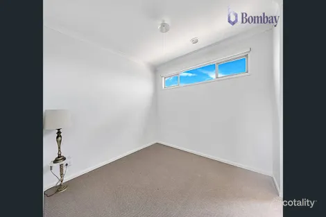Property photo of 6 Leicester Way Mickleham VIC 3064